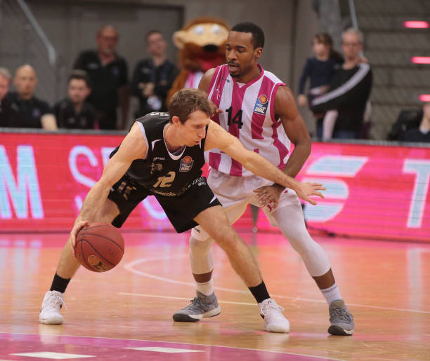 新区某所初 新区某所初