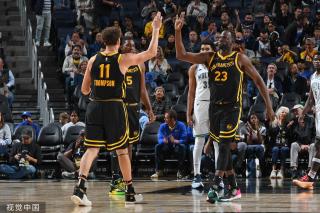 边路快速传 边路快速传